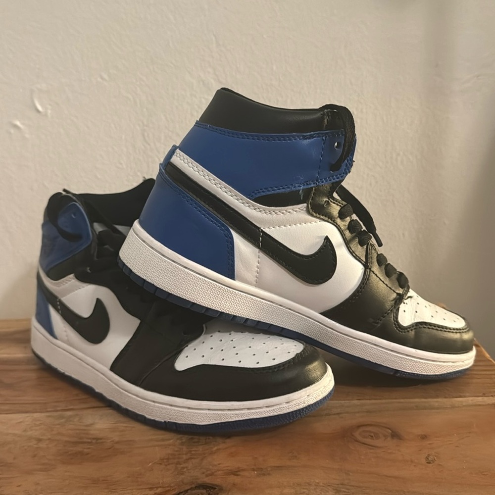 Nike Jordans White/Blue